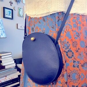 Lindquist Object Mini Eggi in Ultramarine